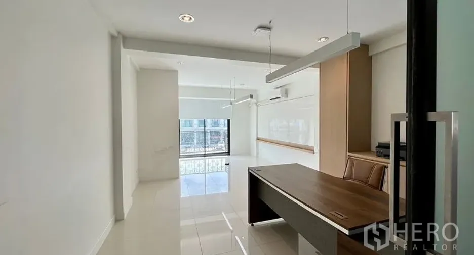 For rent 4 bedrooms retail Space in Suan Luang, Bangkok