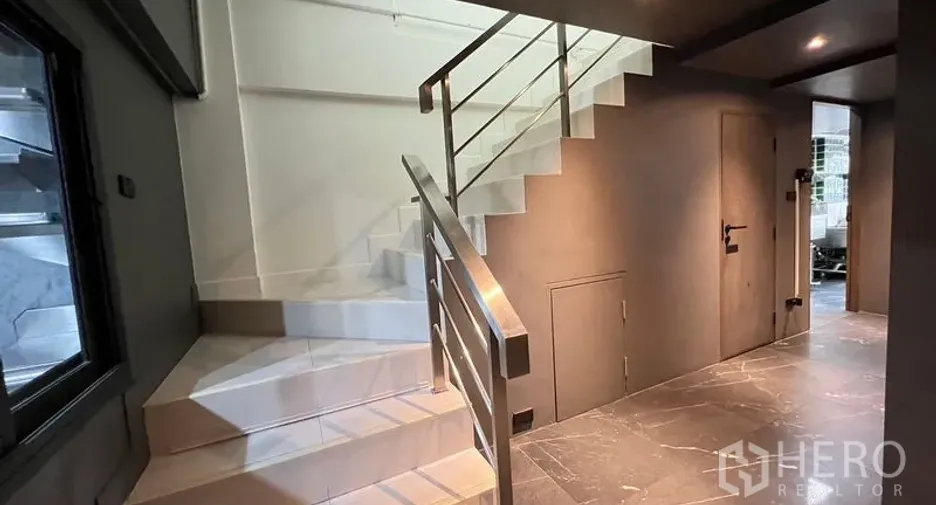 For rent 4 bedrooms retail Space in Suan Luang, Bangkok