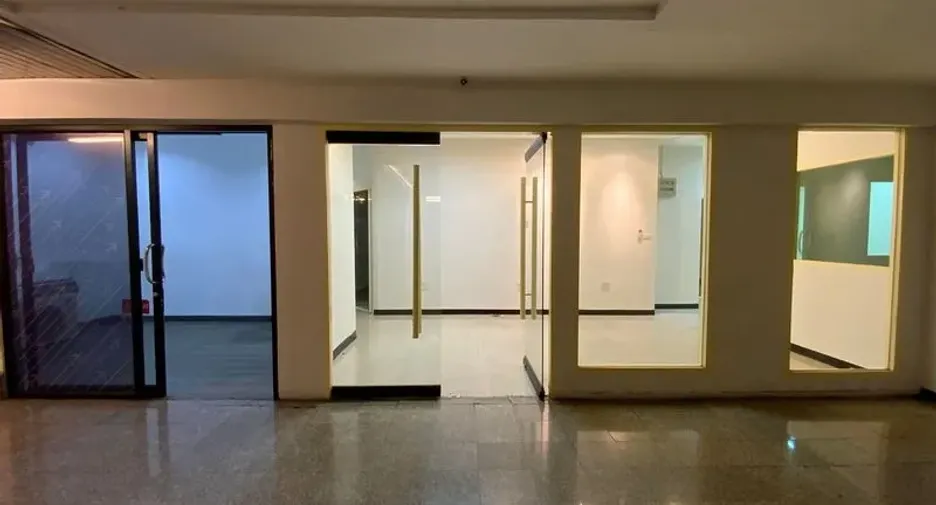 Oficina en alquiler en Watthana, Bangkok
