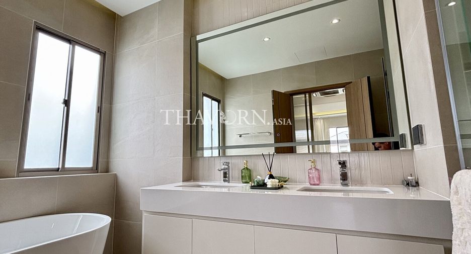 For sale 5 bedrooms house in Bang Lamung, Chonburi