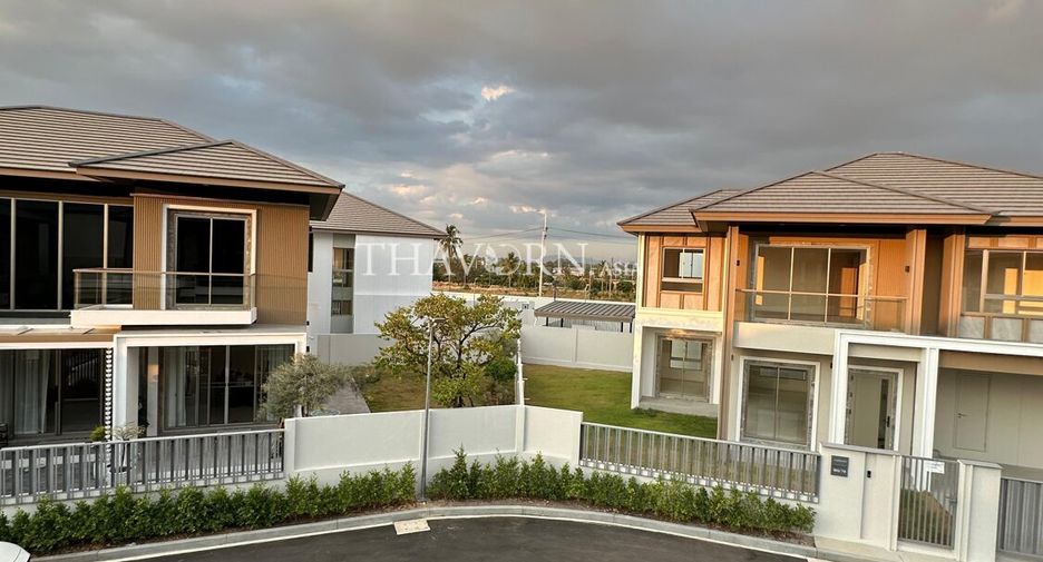 For sale 5 bedrooms house in Bang Lamung, Chonburi