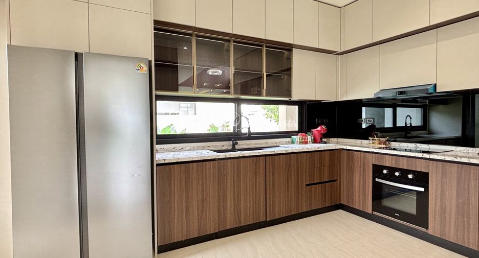 For sale 5 bedrooms house in Bang Lamung, Chonburi