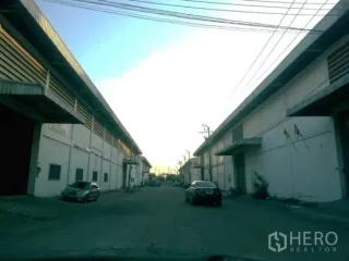 À louer entrepôt à Bang Bo, Samut Prakan