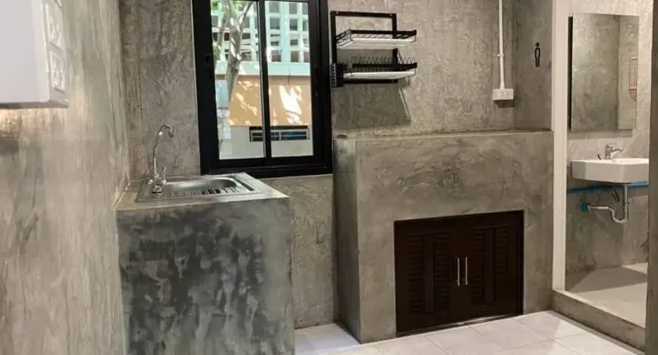 For rent 3 bedrooms office in Sathon, Bangkok