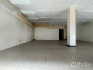 Local comercial en alquiler en Khlong Toei, Bangkok