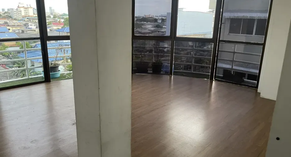 For rent retail Space in Suan Luang, Bangkok