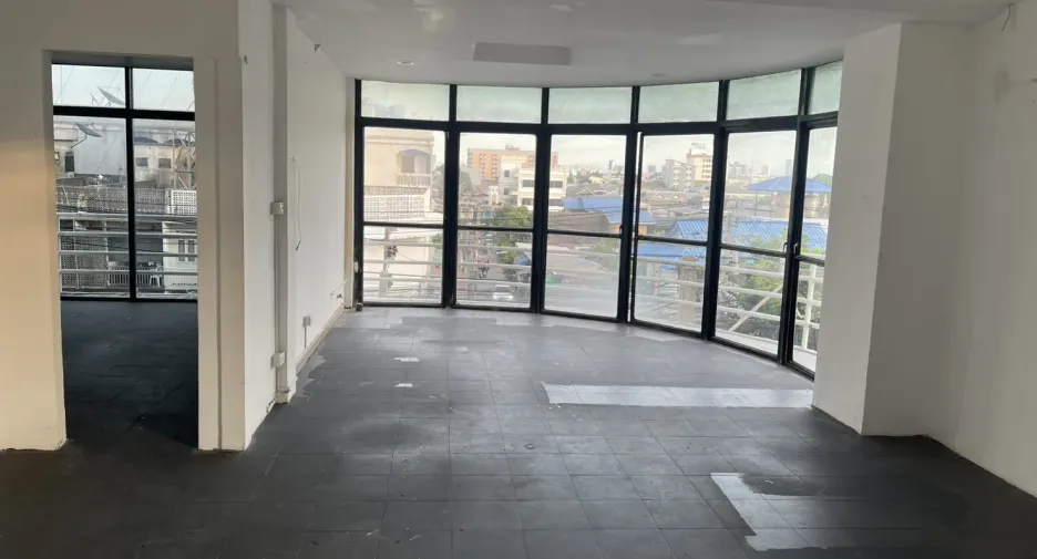 For rent retail Space in Suan Luang, Bangkok