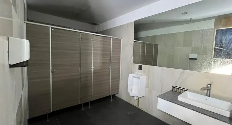 For rent retail Space in Huai Khwang, Bangkok