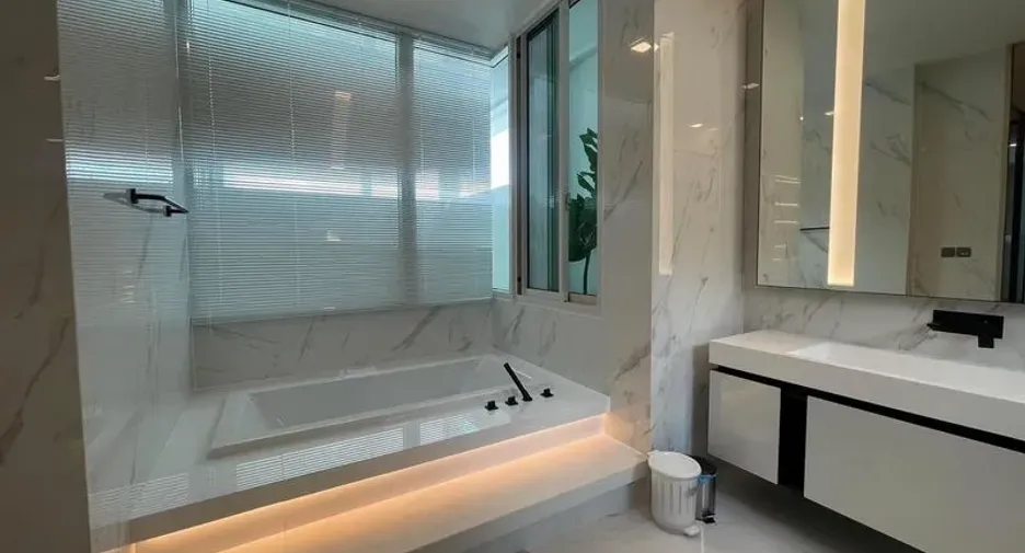 For rent 4 bedrooms house in Bueng Kum, Bangkok