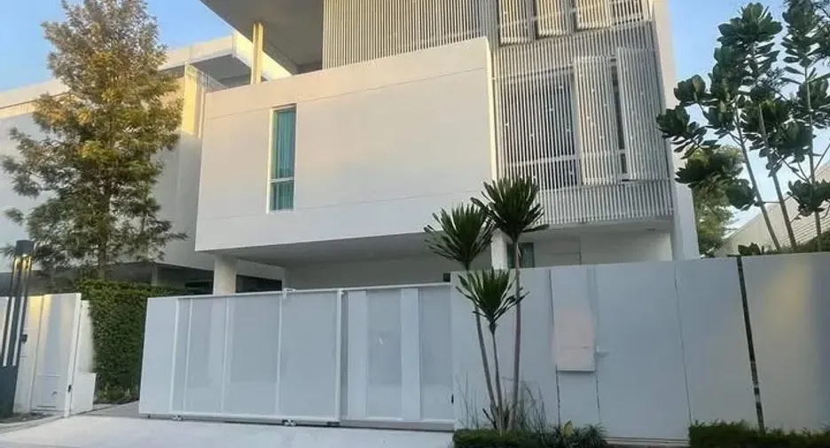 For rent 4 bedrooms house in Bueng Kum, Bangkok