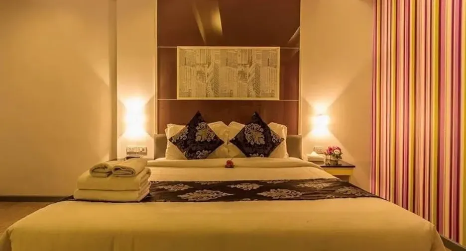 For rent and for sale 45 bedrooms retail Space in Watthana, Bangkok