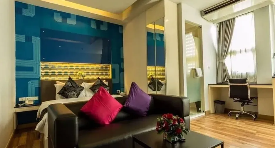For rent and for sale 45 bedrooms retail Space in Watthana, Bangkok