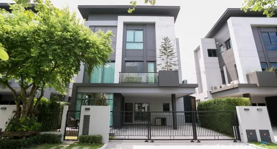 For rent 3 bedrooms house in Wang Thonglang, Bangkok