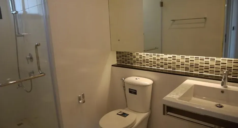 For rent 4 bedrooms house in Bang Kapi, Bangkok