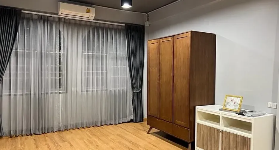 For sale 2 bedrooms retail Space in Bang Kho Laem, Bangkok