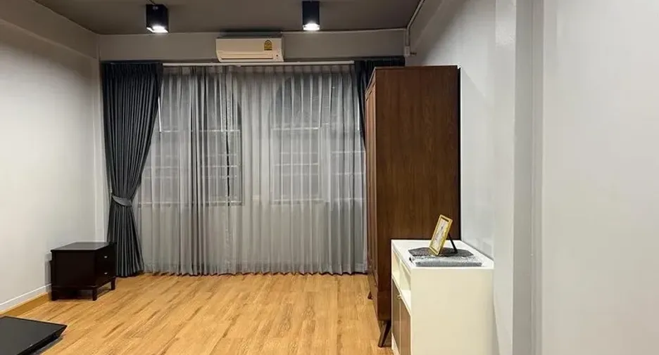 For sale 2 bedrooms retail Space in Bang Kho Laem, Bangkok