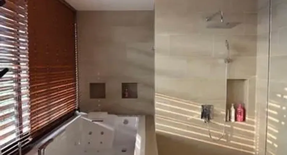 Casa adosada en alquiler de 4 habitaciones en Din Daeng, Bangkok