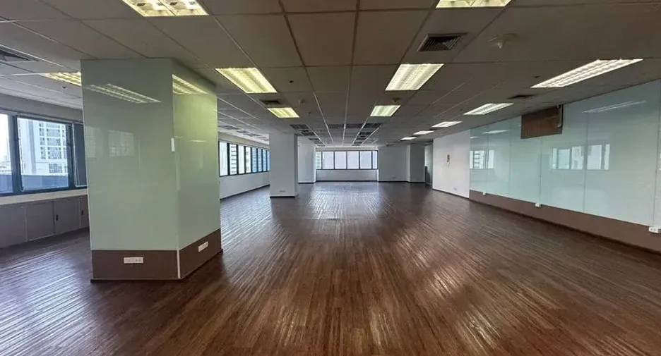 À louer bureau à Bang Rak, Bangkok