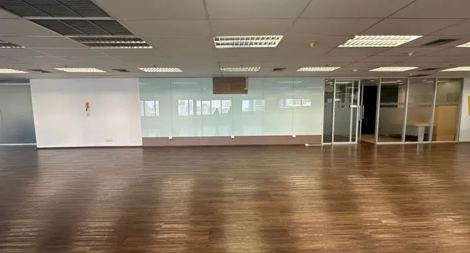 À louer bureau à Bang Rak, Bangkok