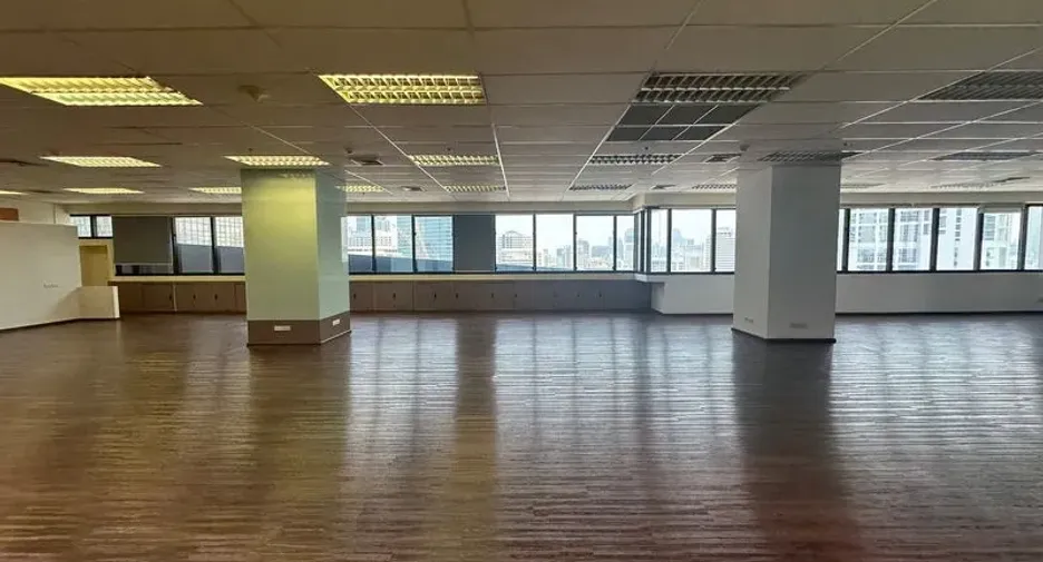 À louer bureau à Bang Rak, Bangkok