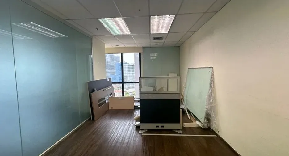 À louer bureau à Bang Rak, Bangkok