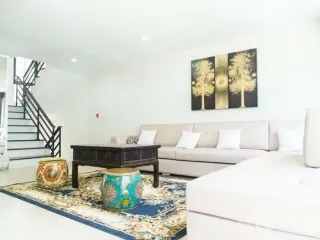 For rent 3 bedrooms townhouse in Yan Nawa, Bangkok