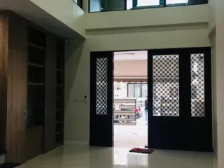 For rent 3 bedrooms townhouse in Yan Nawa, Bangkok