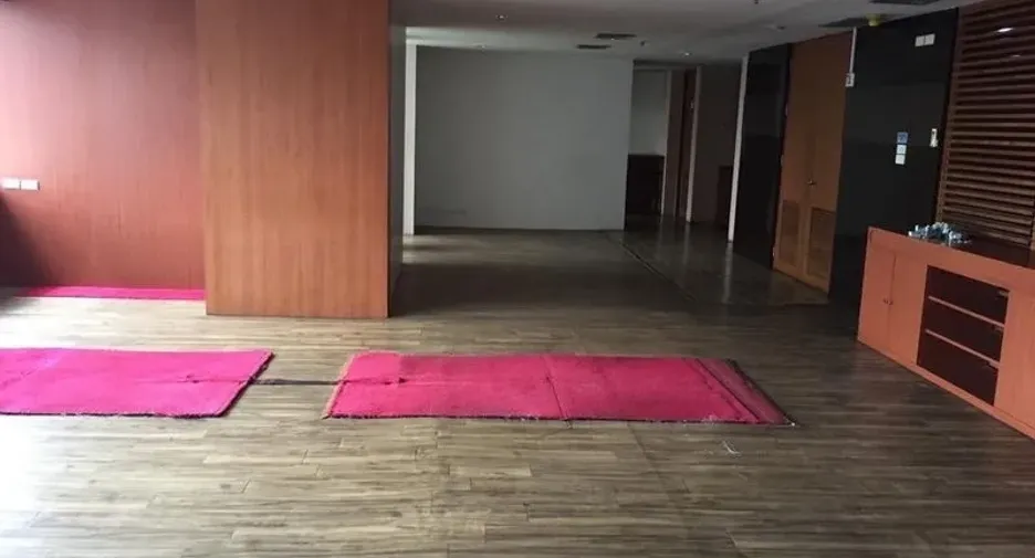 For sale office in Khlong Toei, Bangkok