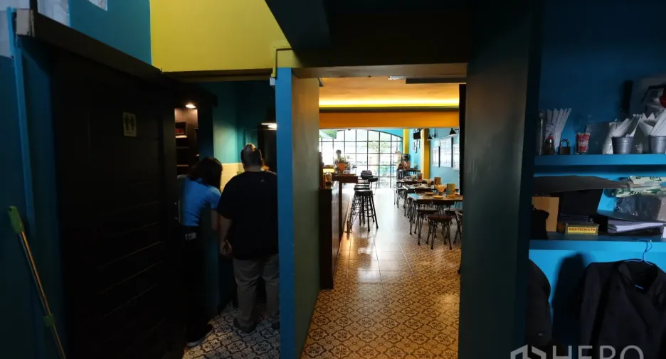 For rent and for sale retail Space in Watthana, Bangkok