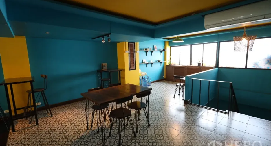 For rent and for sale retail Space in Watthana, Bangkok