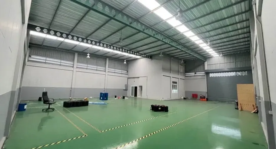 Almacén en alquiler en Lam Luk Ka, Pathum Thani