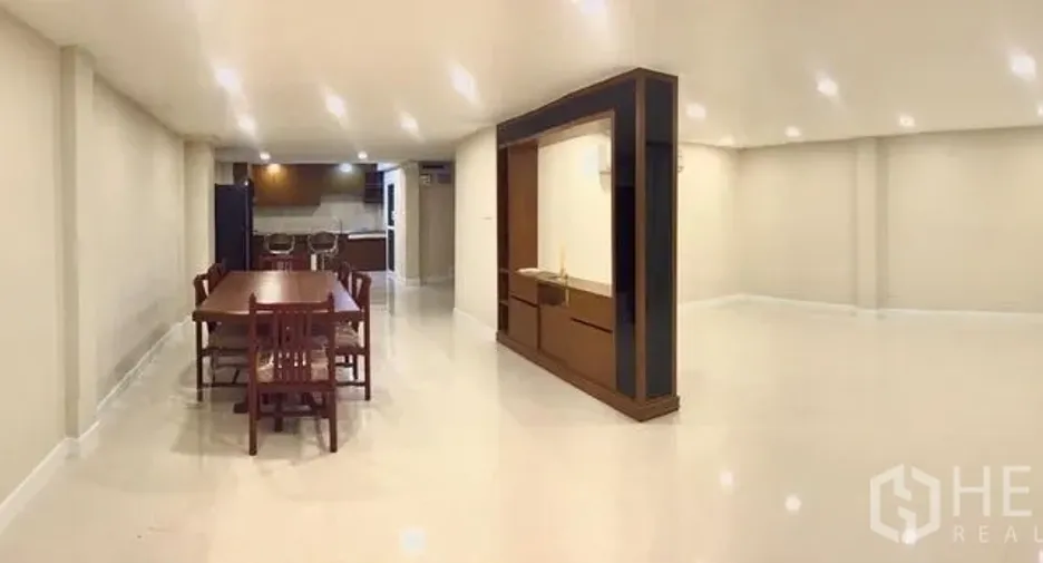 Reihenhaus zur Miete mit 3 Zimmer in Watthana, Bangkok
