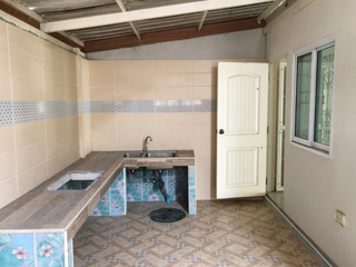 Продажа 1 кровать таунхаус в Mueang Chon Buri, Чонбури