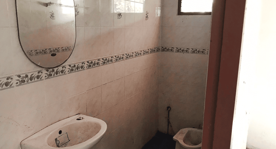 À vendre 2 chambres maison à Mueang Chon Buri, Chonburi