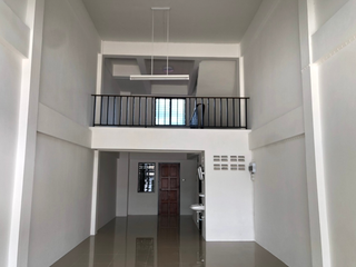 À vendre 20 chambres local commercial à Si Racha, Chonburi