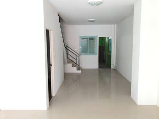 Reihenhaus zum Kauf mit 1 Zimmer in Mueang Chon Buri, Chonburi