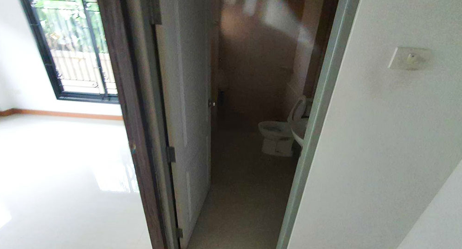 For sale 2 bedrooms house in Phan Thong, Chonburi