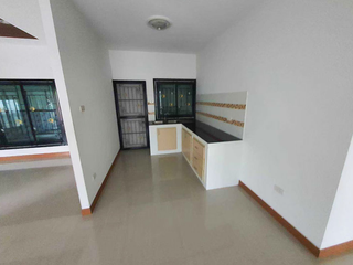Casa en venta de 2 habitaciones en Phan Thong, Chonburi