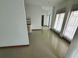 Casa en venta de 2 habitaciones en Phan Thong, Chonburi