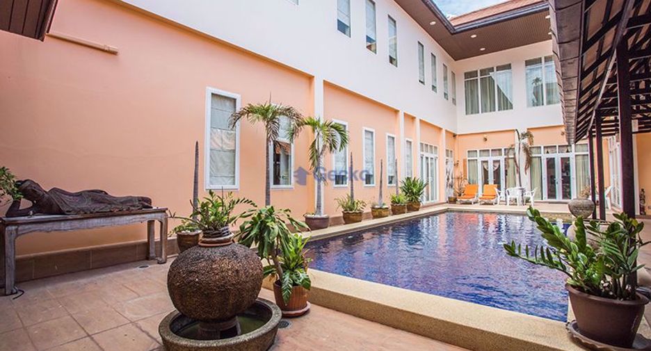 For rent and for sale 6 bedrooms house in Bang Lamung, Chonburi
