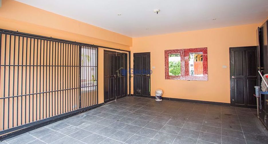 For rent and for sale 6 bedrooms house in Bang Lamung, Chonburi