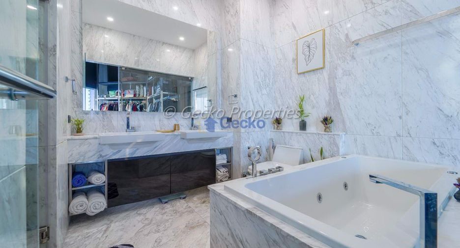 For sale 3 bedrooms condo in Bang Lamung, Chonburi