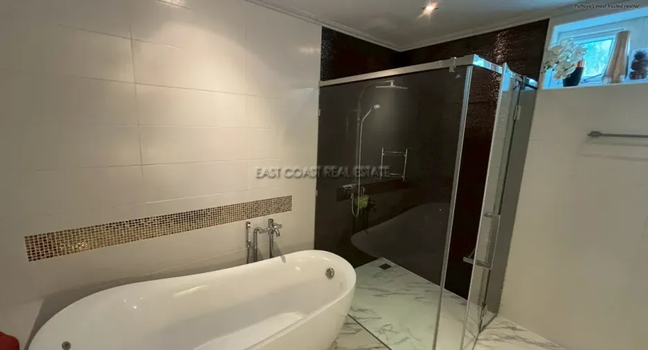 À vendre 4 chambres maison à Jomtien, Pattaya