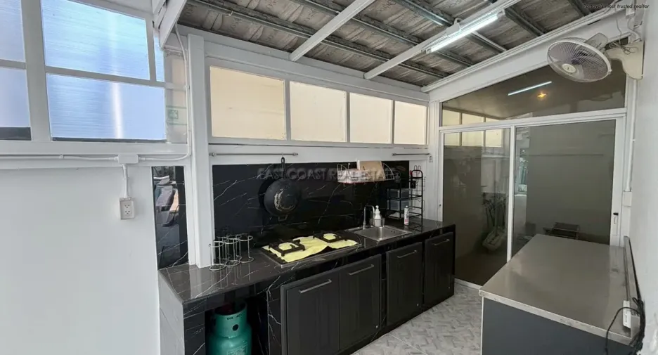 À vendre 4 chambres maison à Jomtien, Pattaya