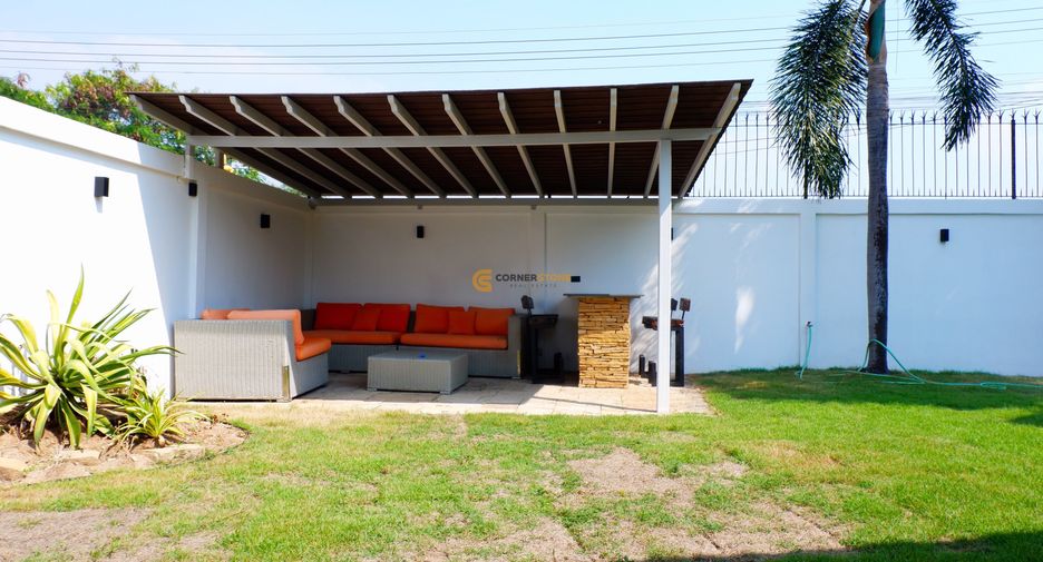 For rent and for sale 4 bedrooms house in Bang Lamung, Chonburi