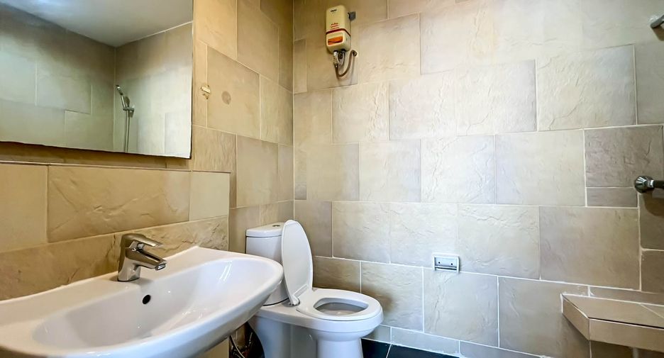 Condo en alquiler de 2 habitaciones en Bang Lamung, Chonburi