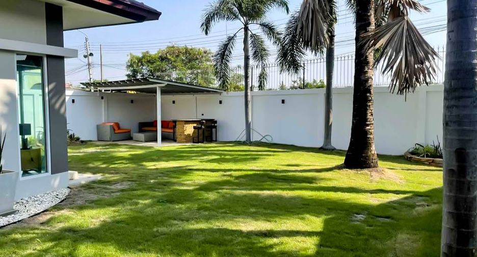 Haus zum Kauf mit 4 Zimmer in Bang Lamung, Chonburi