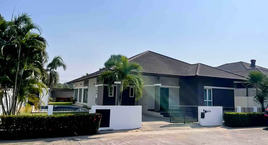 Haus zum Kauf mit 4 Zimmer in Bang Lamung, Chonburi