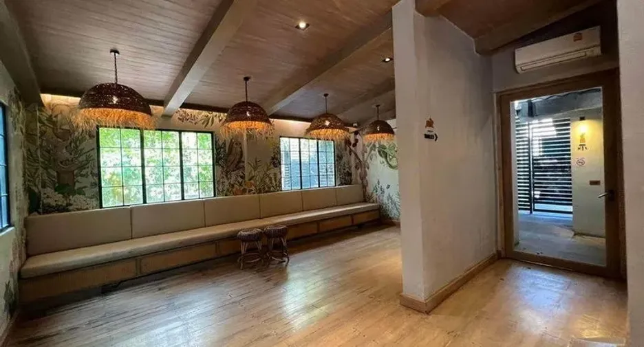 For rent retail Space in Phaya Thai, Bangkok
