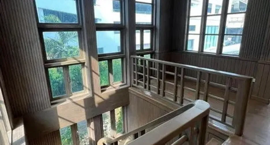 For rent retail Space in Phaya Thai, Bangkok